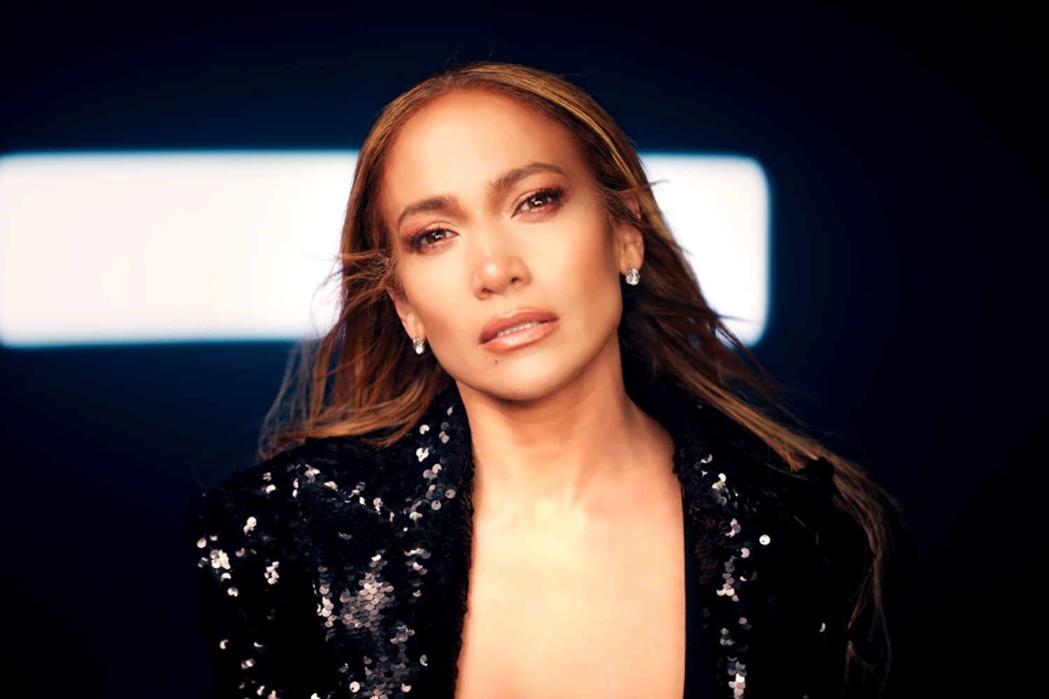 Jennifer Lopez Shows Off Workout Routine | MP3Waxx Music & Music Video